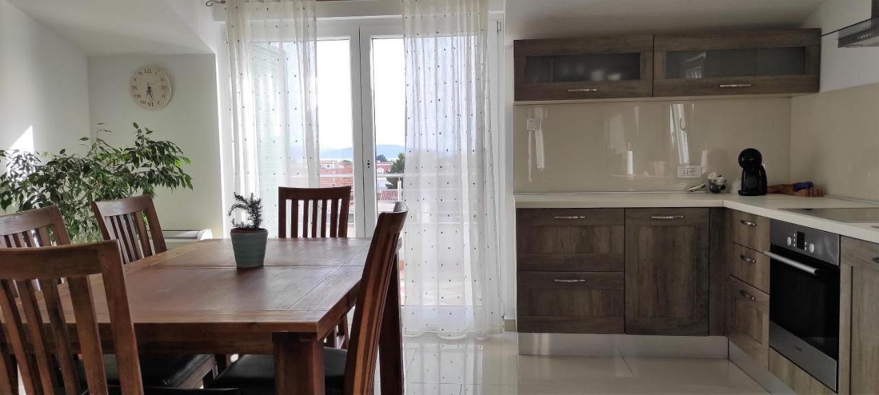 Lux Apartments Vodice Buitenkant foto