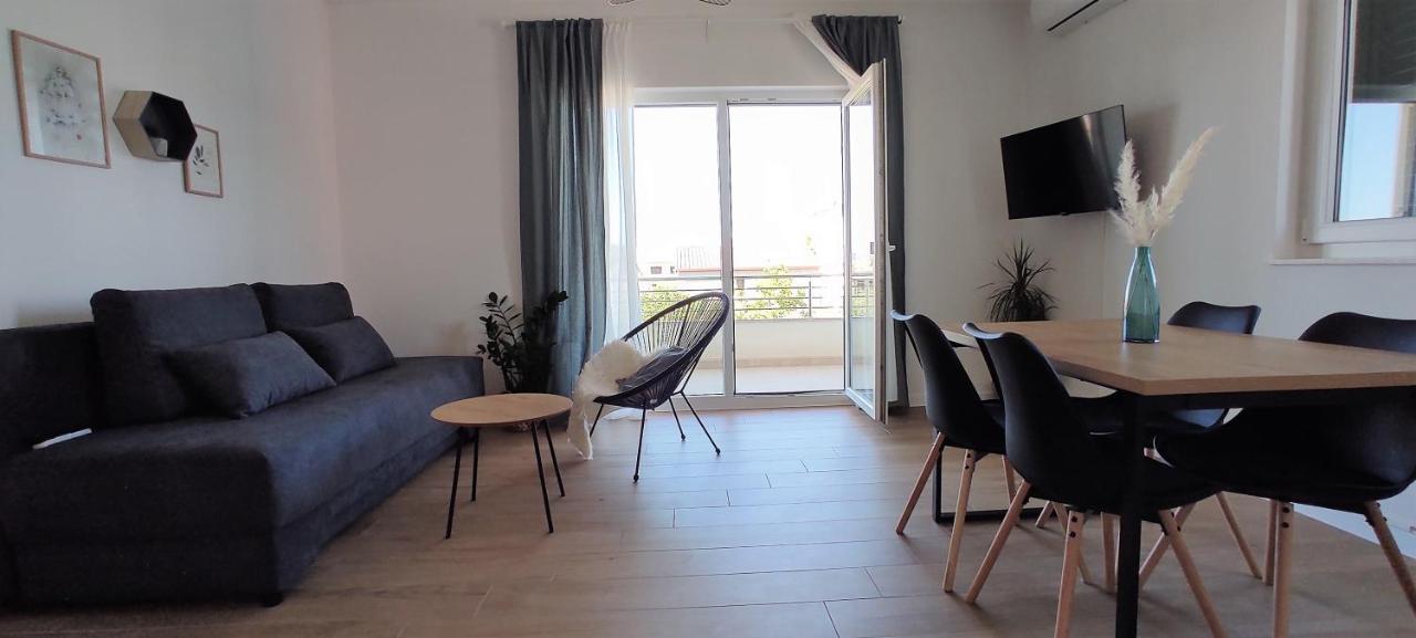 Lux Apartments Vodice Buitenkant foto