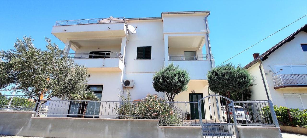 Lux Apartments Vodice Buitenkant foto
